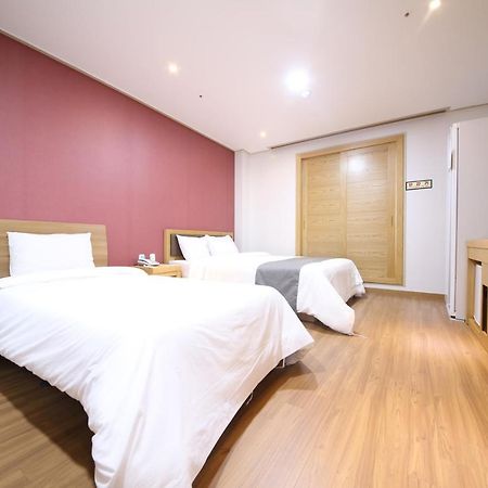 Golden Business Hotel Seosan Екстер'єр фото